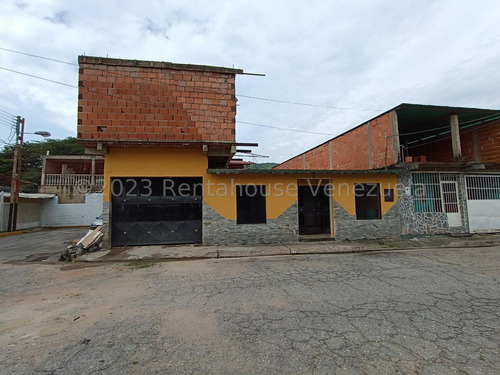 Casa En Venta Económica En El Limón Nela 24-10124