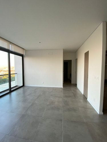 Excelente Departamento En Renta De 2 Recámaras En Classiqa Chapalita Con Aire Acondicionado, Amenidades, Alberca Climatizada, Gimnacio, Area De Juegos Infantiles, Vigilancia Las 24 Horas