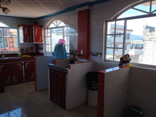 De Oportunidad Se Vende Hermosa Casa Tipo Americana En El Sur De Quito; Negociable.