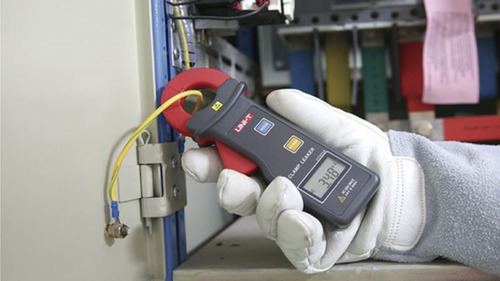 Pinza Amperométrica Corriente Fuga 600a Uni-t Ut251c Emakers