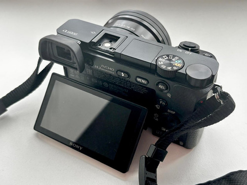 Sony Alpha 6000 16-50 + Tele 55-210. Baterias, Funda, Uv. Negro (Usado)