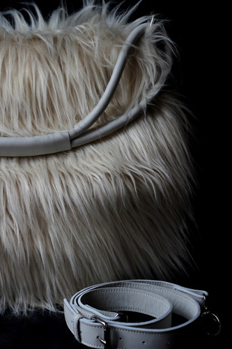 Imagen 5 de 5 de Bolso De Cuero Combinado Con Pelo Largo