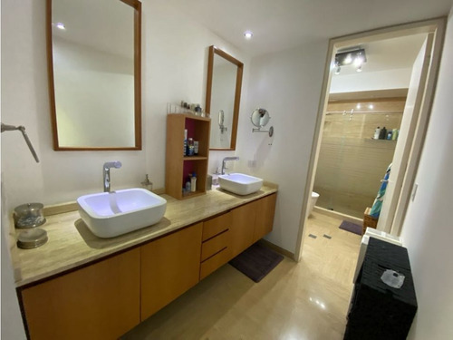 Venta De Apartamento Campo Alegre. 4hab+s/4baños+s/4p