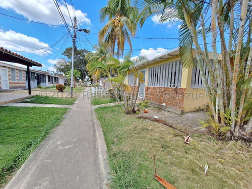 Casa Remodelada Y Ampliada Ubicada En El Trigal De Cabudare,gabriela C