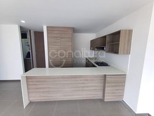 Apartamento En Arriendo Loma Del Escobero 472-4379