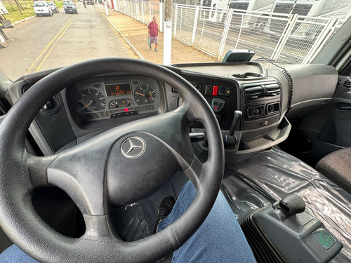 Mercedes Benz Axor 2035 4x2 T.b - Semi Automatico