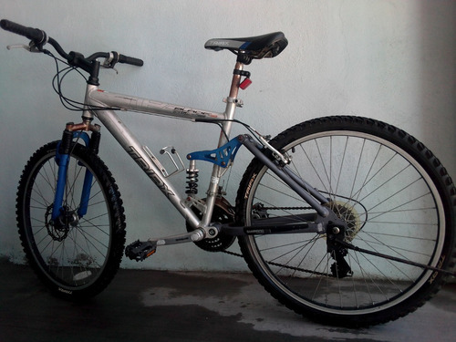 Bicicleta  Triax Aluminio Rodada 24  21 Vel, Pesa 17 Kg