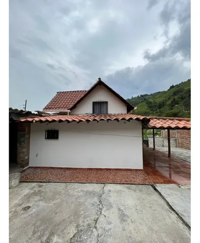 Espectacular Finca Con Una Excelente Ubicacion Y Clima