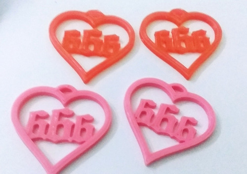 4 Dijes Corazón 666 Acrilico Para Collares Aros