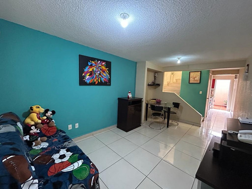 Casa En Venta En Los Héroes Tecamac