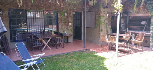 Hermosa Casa Reciclada Con Jardin Y Pileta En Vicente Lopez.