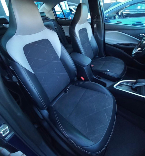 Chevrolet Onix Plus 10tat Pr1