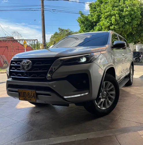 Toyota Fortuner Srv 2.4 Diésel 4x2 At