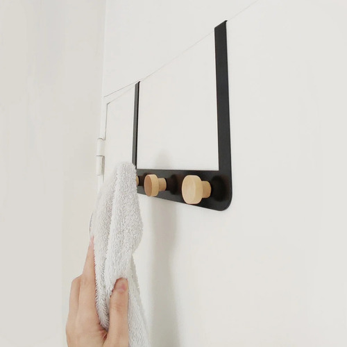 Perchero De Acero Para Puerta Con 3 Perchas De Bambù Color Negro Negro