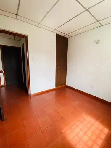 Vendo Casa Unifamiliar De Dos Pisos Barrio Los Alamos
