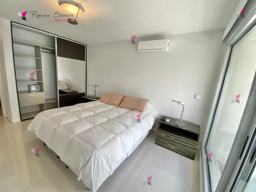 Venta De Apartamento De 2 Dormitorios Y Medio En Edificio Icon Brava