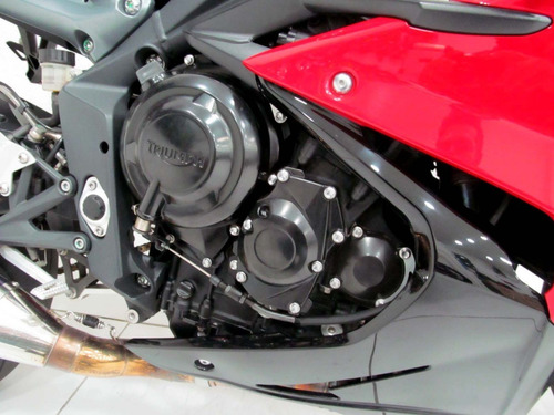 Triumph Daytona 675 2015 Vermelha