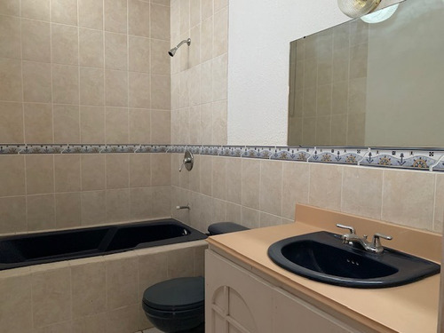 Imagen 11 de 14 de Venta Casa Tipo Town House En Residencial La Montaña Zona 16