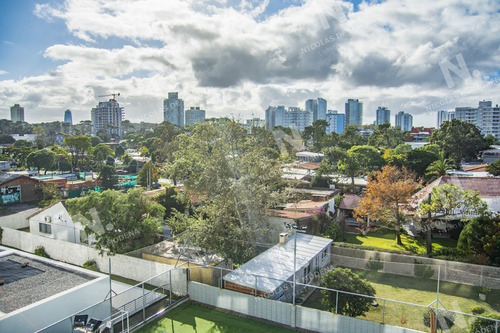 Imagen 14 de 23 de Departamento En Venta, Excelente Ubicacion, Edificio Alexander Boulevard - Punta Del Este Mansa
