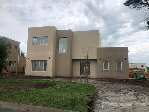 Imagen 1 de 14 de Venta - Casa - Santa Guadalupe