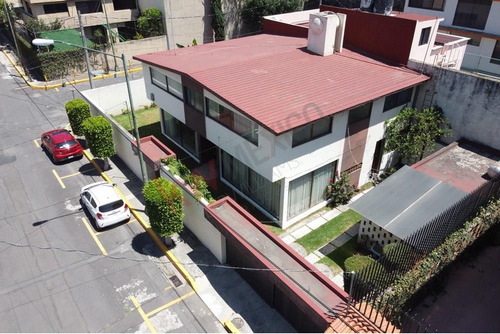 Casa En Venta En Copilco Universidad En Fraccionamiento Cer