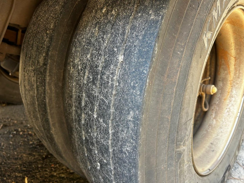 Bi-caçamba Randon Bi-trem Basculante Com Pneus