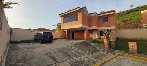 Imagen 11 de 13 de Johanna Castillo Vende 04145951217 Th En Lomas Del Country