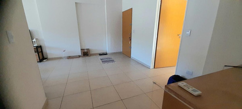 Imagen 8 de 30 de Impecable Y Espacioso Departamento De 3 Amb Con 2 Baños, Balcón Aterrazado Y Cochera Cubierta!!
