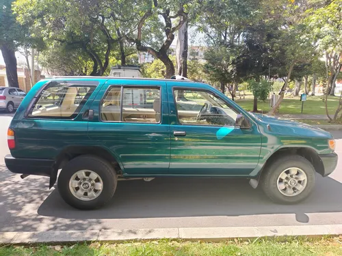 Nissan Pathfinder 3.3 R50 Std