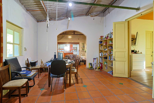 Venta De Quinta Con Casa, Montevideo, 3,7 Hect.