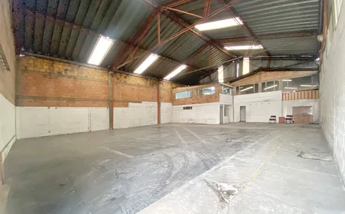 Bodega En Arriendo/venta En La Fraguita. Cod A11750100