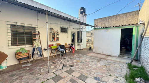 Casa En Venta De 3 Ambientes En Lanus Este