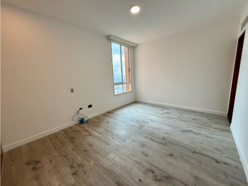Se Alquila Ph 583m2 Mirador De Los Campitos 7746