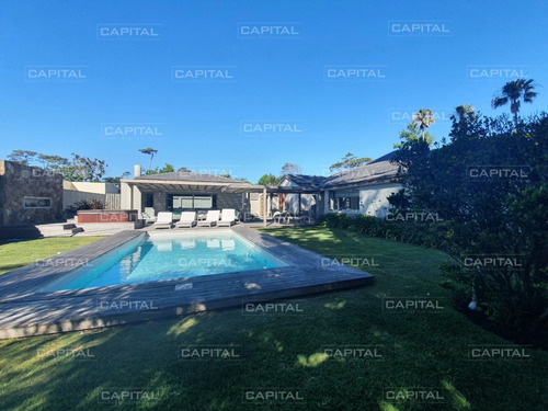 Casa En Mansa - Punta Del Este- Ref: 30290