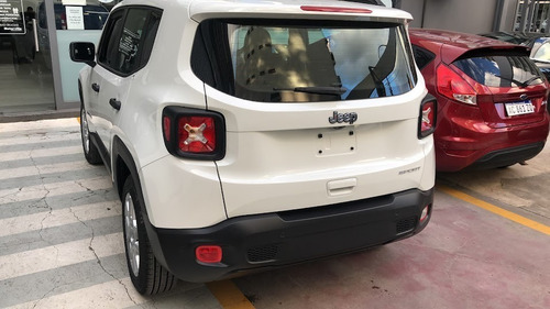 Imagen 9 de 10 de Jeep Renegade 1.8 Sport Gs
