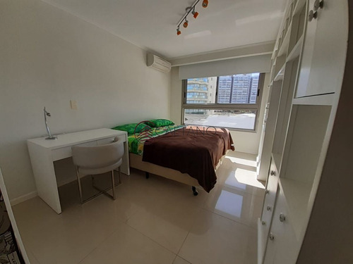 Imagen 19 de 30 de Torre Imperial - Punta Del Este Brava