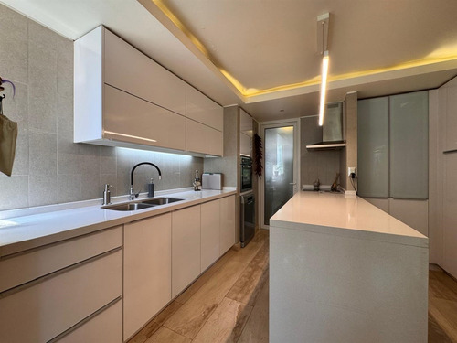 Departamento En Venta De 4 Dorm. En Lo Barnechea