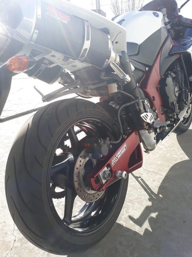 Yamaha R1.