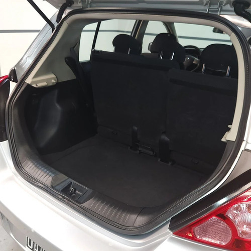 Nissan Tiida 1.8 Visia