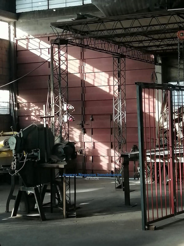 Js. Local Industrial En Maroñas