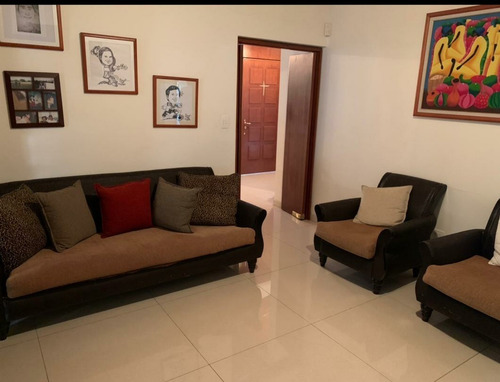 Imagen 10 de 20 de Hermosa Casa Remodelada, Amplia Y Segura, En Excelente Zona 04241665720