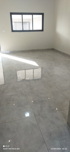 Casa Nova Com 3 Quartos Pé Direito Alto Cozinha Integrada