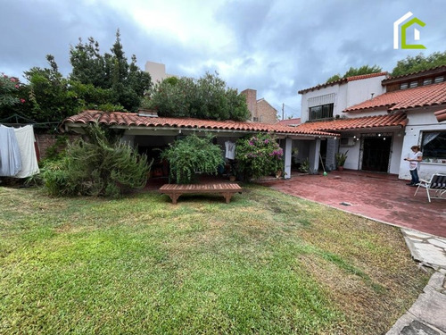 Chalet A La Venta De 4 Amb En Monte Grande Con Pileta