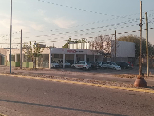 Venta Local Comercial, 3 Oficinas Vidriadas, 1 Baño, 1 Sala De Espera, 1 Cocina.