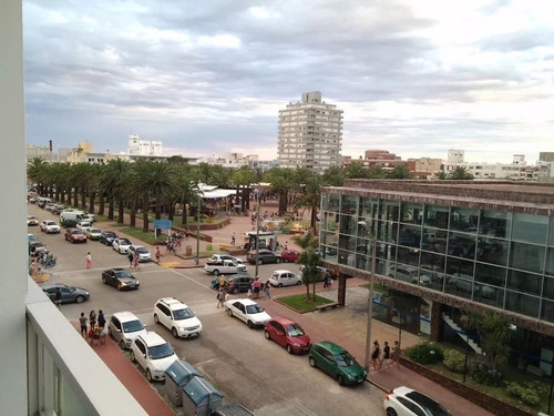 Imagen 9 de 14 de Depto En Calle 25 A Metros De La Rambla Del Puerto