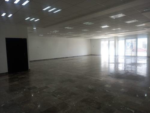 Local Comercial En Renta 228 M², 2 Baños, 8 Estacionamientos, Av José Ma. Iglesias, Chihuahua