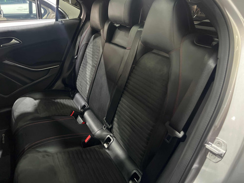Mercedes-Benz Classe GLA 2.0 Sport Turbo 5p