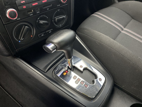 Imagen 20 de 25 de Volkswagen Jetta 2.0 Europa