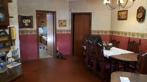 Chalet De Categoría En Muy Buena Ubicación