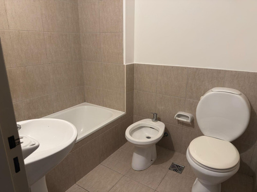 Santiago Al 900 Alquiler Departamento 1 Dormitorio Con Cochera En Rosario